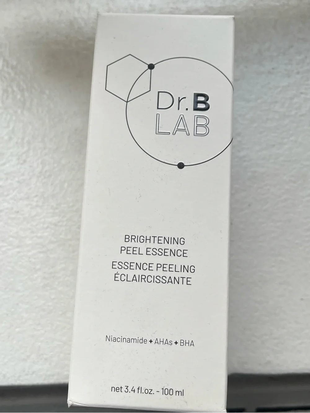 Brightening Peel Essence — White
